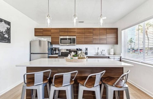 Capri Isle Apartamento | Beachside 4-Private Suites in Treasure Island