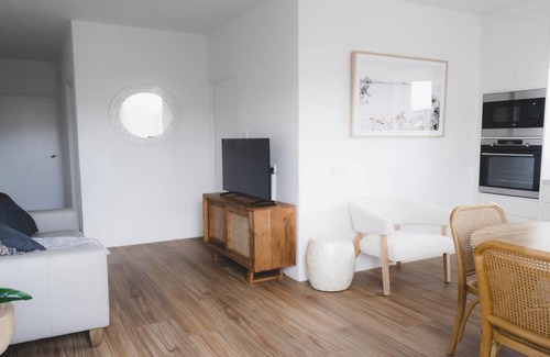 Wamberal Apartamento | TRASERO DEL BLOQUE FRENTE AL MAR, SOLO A METROS DE LA PLAYA