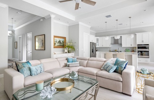 Wabasso Beach Casa | 3 BR, 3 baths home: Heated pool and Walk to the beach. Sleeps 10!