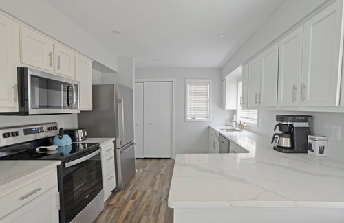 Bayfield Condominio | Beachside Bliss | Airy Vibes and Island Views