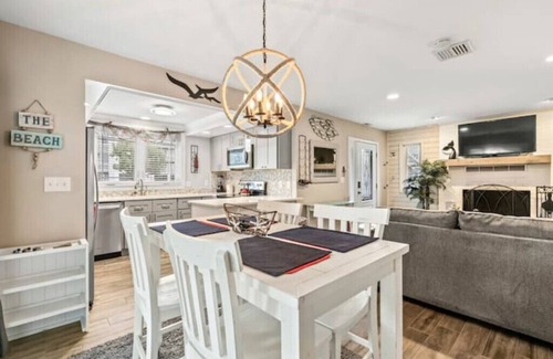 Ocean Drive Cabaña | Beachside Cottage with Private Patio - Steps to Beach & Main Street