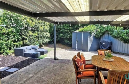 Blacksmiths Casa | Beachside Cottage across from Blacksmiths Beach