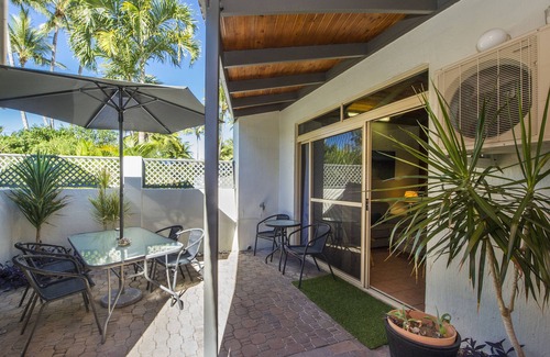 Nelly Bay Cabaña | Beachside Cottage - A Private Peaceful Hidden Gem