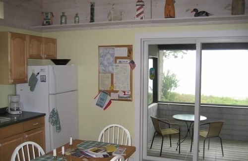 Bernard Cabaña | Beachside Cottage en Lopaus Point