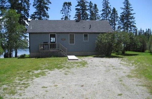 Bernard Cabaña | Beachside Cottage en Lopaus Point