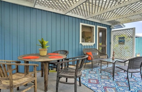 Honalo Casa | Beachside Cottage surrounded by coffee trees but minutes from the beaches