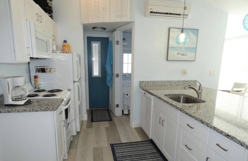 Ocean Beach III Cabaña | Beachside Escape Cottage Just Steps to Sand & Sun! 2025 Bookings are now open!