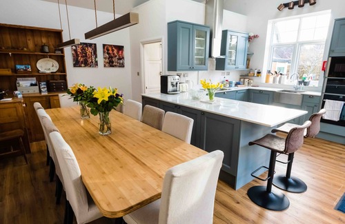 Burmarsh Casa | Beachside Family Home. 5 Bedrooms, Spacious, Luxurious & Well Equipped