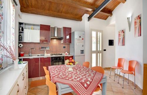Reitani Apartamento | Beachside Getaway w Garden