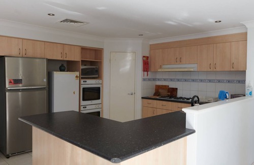 Mandurah Casa | 'Beachside'home 20 metres to beach. Ideal for families and friends.