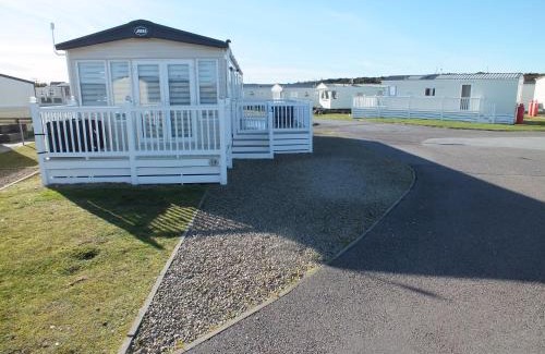 Lossiemouth Otro | Beachside Lighthouse 14
