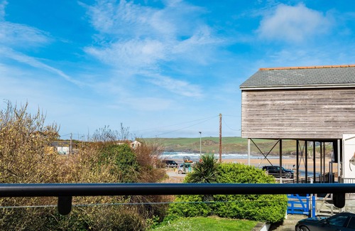 Polzeath Cabaña | BEACHSIDE, pet friendly, country holiday cottage in Polzeath