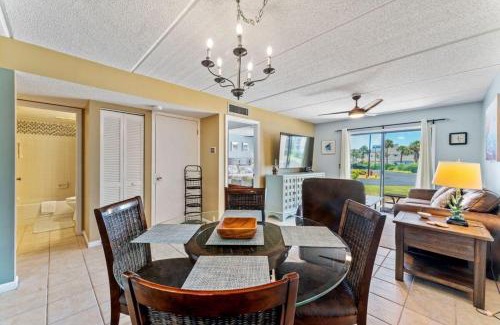 St. Augustine Beach Apartamento | Beachside Retreat-Courtyard Villa-Beachside condo