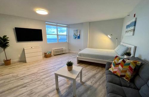 Lenox Park Apartamento | Beachside Studio w Ocean View Steps to the Sand
