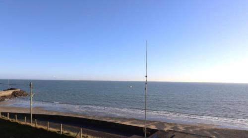 Kilkeel Casa | Beachside - Stunning sea view townhouse across the road from the beach