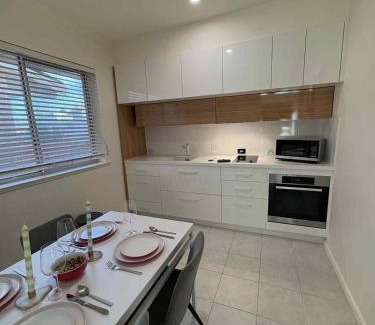 West Beach Apartamento | BEACHSIDE UNIT WITH OCEAN VIEWS West Beach