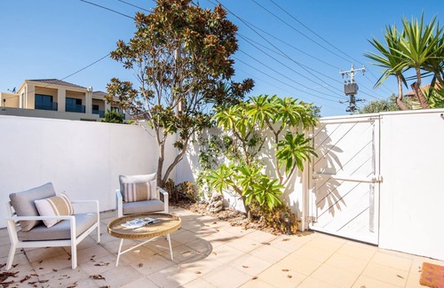 Parkdale Casa | Beachside Vibes 2 min stroll to Parkdale Beach