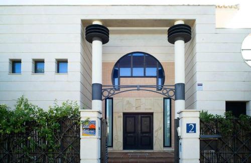 Benalmadena Costa Villa | Beachside Villa in Puerto Marina, Benalmádena