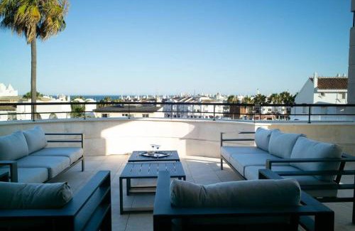 Benalmadena Costa Villa | Beachside Villa in Puerto Marina, Benalmádena