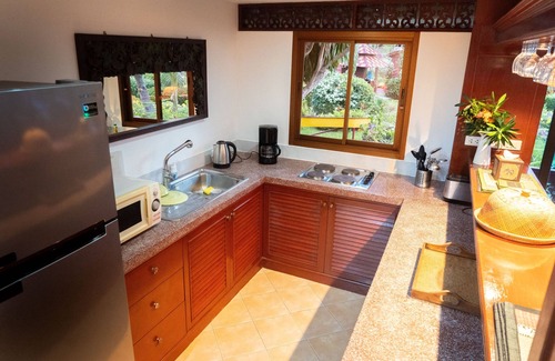 Bang Po Villa | Beachside Villa - Near White Lotus Hotel