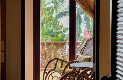 Bang Po Villa | Beachside Villa - Near White Lotus Hotel