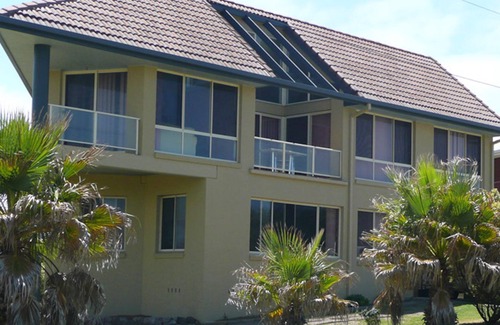 Bermagui Apartamento | BEACHVIEW: 1/33 Scenic Drive - Great View. A pie de playa, piscina azul y tiendas.