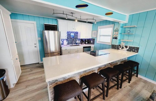 Acapulco Village Casa | Beachview Beauty steps to the beach in West G Town