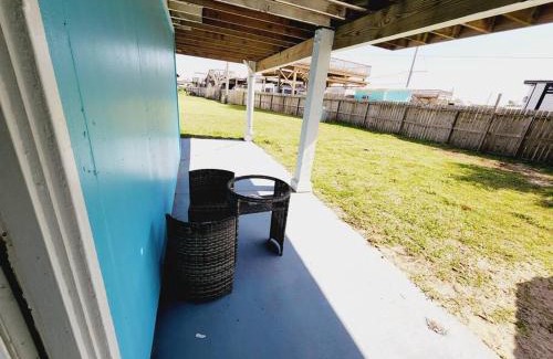 Acapulco Village Casa | Beachview Beauty steps to the beach in West G Town