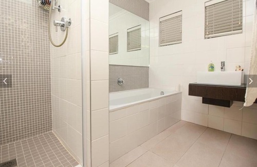 Humewood Casa | Beachview Penthouse King Bed