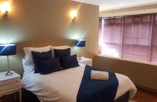 Humewood Casa | Beachview Penthouse King Bed