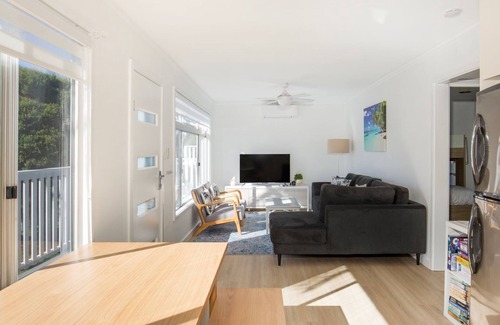 Berrara Casa | Beachway - Pet Friendly - 2 Mins Walk to Beach