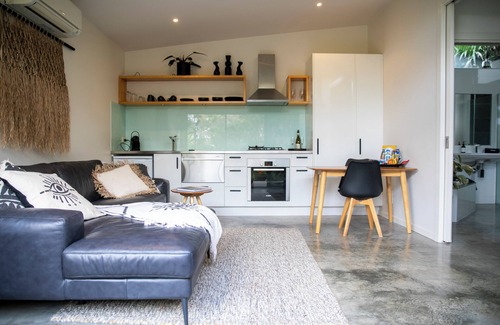 Smiths Beach Apartamento | Beachwood Garden Studio, una escapada perfectamente diseñada para parejas.