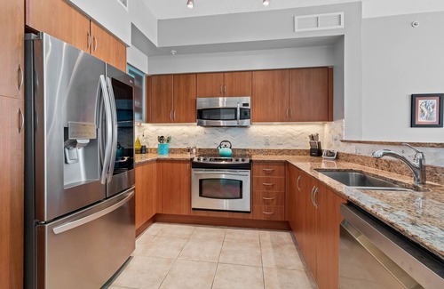 East Ocean Ave Condominio | Beachy 2 Bed/2bath Condo w/Water View! 5min from the beach!