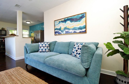 Navy Point Casa | Beachy Bungalow for Family Fun! Walk to local Beach!