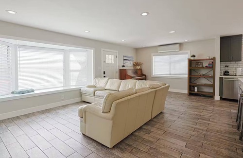 La Mesa Casa | Beachy bungalow