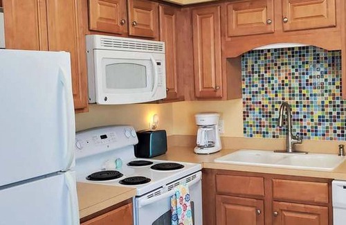 North Myrtle Beach Apartamento | Beachy Condo Right on Oceanfront