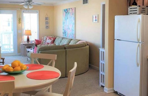North Myrtle Beach Apartamento | Beachy Condo Right on Oceanfront