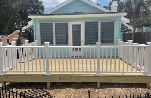 Englewood Cabaña | Beachy Cottage near Manasota Key