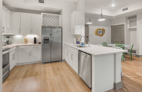 Rural Estates Apartamento | Beachy Escape: 2BR/2BA w./ Pool, Gym, and Theater