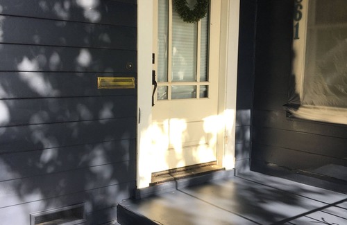 Napa Casa | Beachy feel with easy downtown access - 31 day minimum