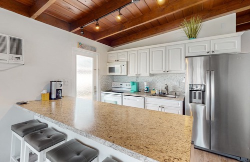 Key Colony Beach Cabaña | Beachy getaway with pool, water views, furnished patio, & dock access