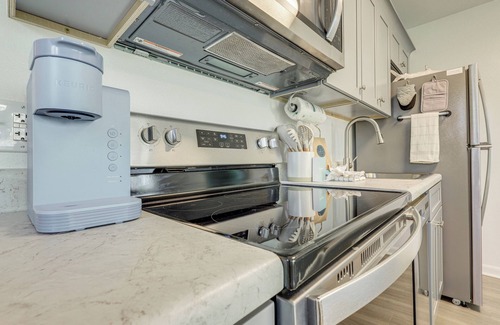 Fort Morgan Apartamento | Beachy Gulf Shores Condo w/ Pool, Walk to Shore!