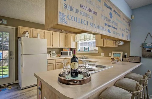 Northeast Pensacola Casa | Beachy Home in quiet neighborhood!! Must See!