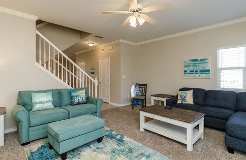 Corpus Christi Casa | Beachy Keen TBE201K-Alluring 3-Story Townhome W/ Amazing Pool