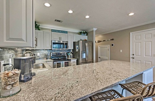 Miramar Beach Villa | Beachy Lakefront Escape - Walk to the Shore!