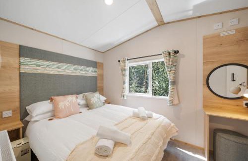 Mullacott Chalet De Esquí | Beachy Lodge with Deck & Parking nr Ilfracombe