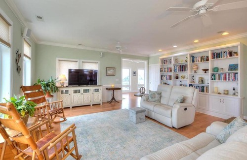 Caswell Beach Casa | Beachy Me