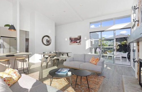 Ruakaka Casa | Beachy on Bream - Ruakākā Holiday Home
