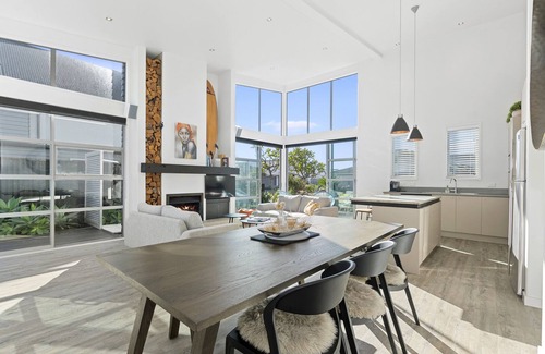 Ruakaka Casa | Beachy on Bream - Ruakākā Holiday Home
