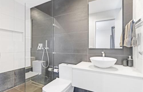 Beacon Hill Apartamento | Beacon Hill Hideaway Luxury Condo in Simpson Bay